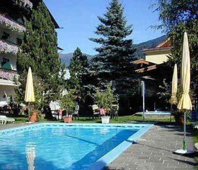 фото отеля Hotel Neue Post Zell am See