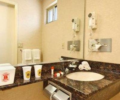 фото отеля Super 8 Milford/New Haven