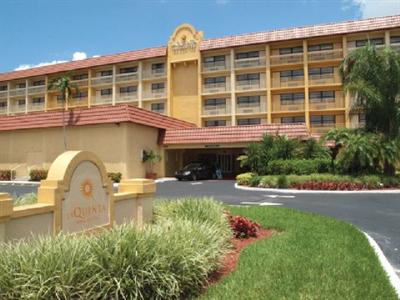 фото отеля La Quinta Inn & Suites Coral Springs University Dr