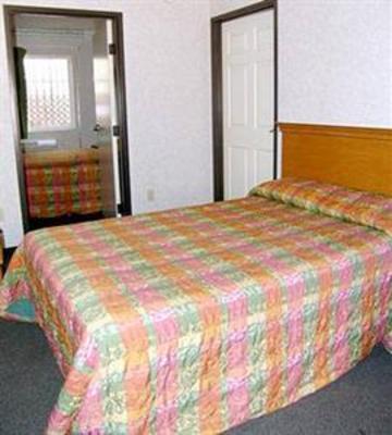фото отеля Hollywood Studio Inn & Suites