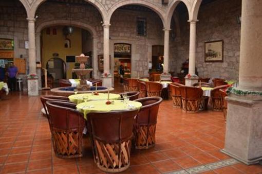 фото отеля Howard Johnson Calle Real Morelia