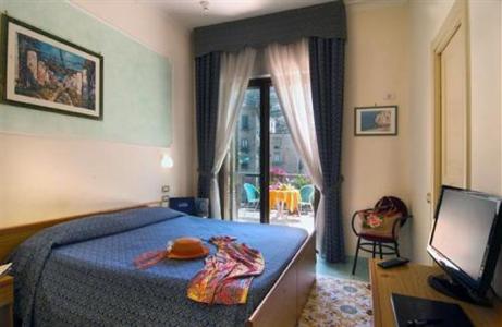 фото отеля Hotel Santa Lucia Minori