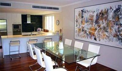 фото отеля Mandalay & Shalimar Luxury Beachfront Apartments