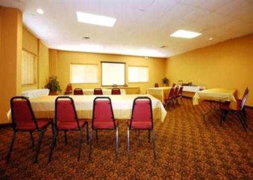 фото отеля Quality Inn South Hutchinson