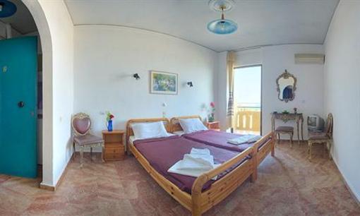фото отеля The Sea Front Studios & Apartments