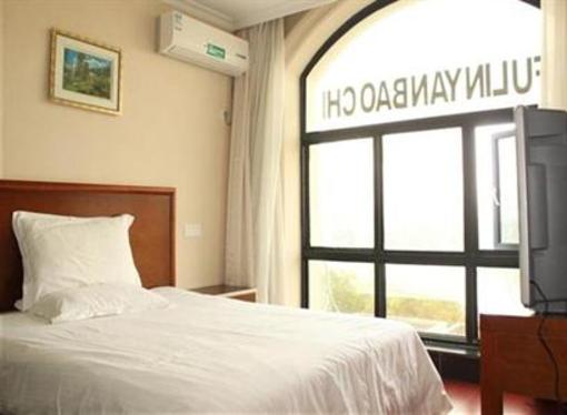 фото отеля Green Tree Inn Nanchang Bayi Square