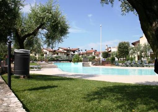 фото отеля Residence Garda Resort Village Peschiera del Garda