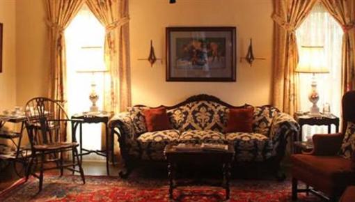 фото отеля Red Bluff Cottage Bed & Breakfast
