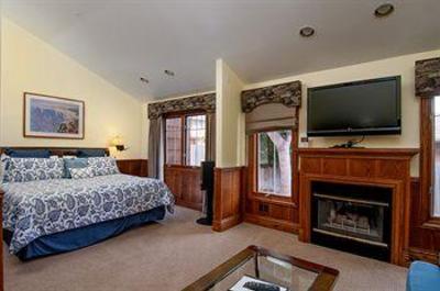 фото отеля Lighthouse Lodge & Suites