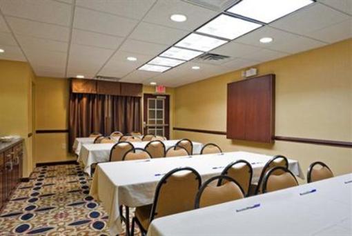 фото отеля Holiday Inn Express Hotel & Suites Selma (Alabama)