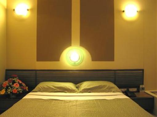 фото отеля Hotel Ashray International