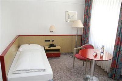 фото отеля Comfor Hotel in der Blaubeurer Strasse