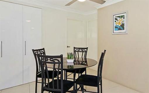 фото отеля Princess Palm On The Beach Apartments Gold Coast