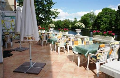 фото отеля Hotel Kubrat an der Spree Berlin