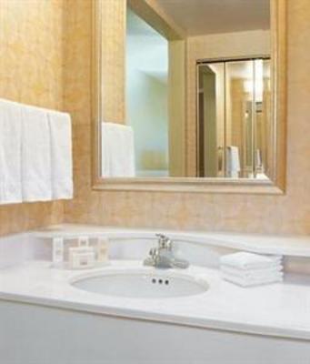 фото отеля Courtyard Hotel Marriott Village Orlando