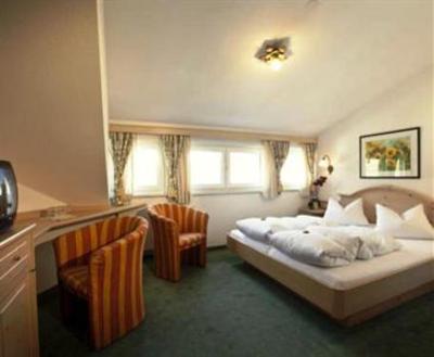 фото отеля Hotel Sonnenheim St. Anton am Arlberg