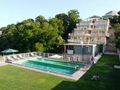 фото отеля Eden Holiday Apartments