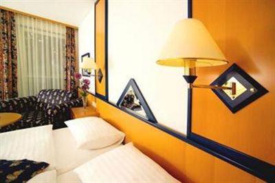 фото отеля Strandhotel Alte Donau