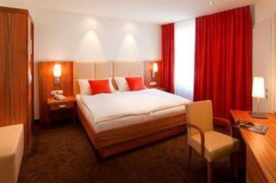 фото отеля Strandhotel Alte Donau