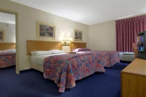 фото отеля Red Roof Inn Clyde
