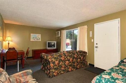 фото отеля Chinook & Oasis Motel