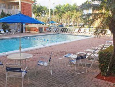 фото отеля Knights Inn Hallandale