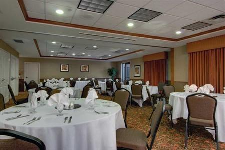 фото отеля Hilton Garden Inn Minneapolis/Maple Grove