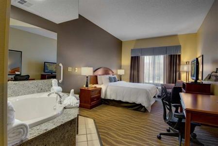 фото отеля Hilton Garden Inn Minneapolis/Maple Grove