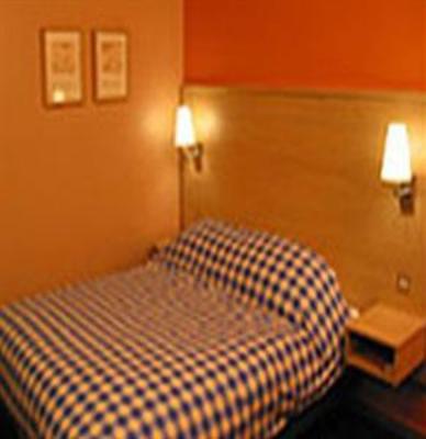 фото отеля Travelodge Chessington Tolworth