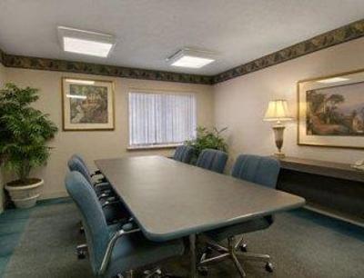 фото отеля Baymont Inn & Suites Davenport (Iowa)