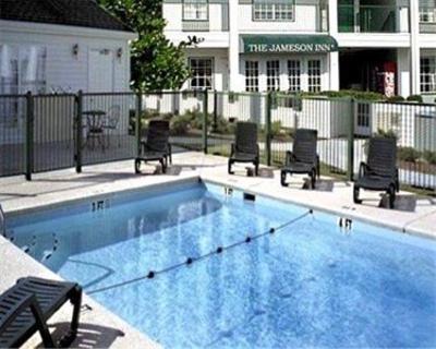 фото отеля Baymont Inn and Suites Roanoke Rapids