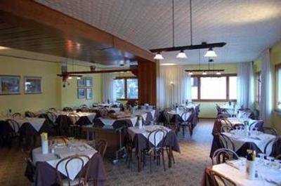 фото отеля Hotel Rezia Chiesa in Valmalenco