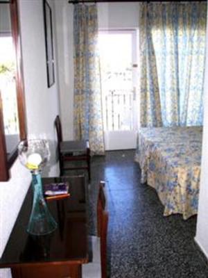 фото отеля Hostal Flamingo Ibiza