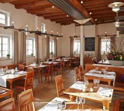фото отеля Gourmet Restaurant & Hotel Zum Hirschen