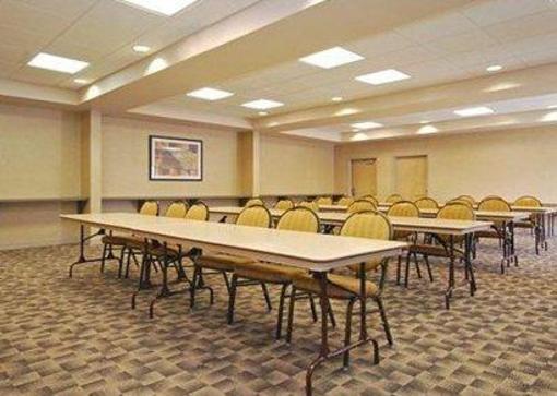 фото отеля Comfort Suites Fultondale