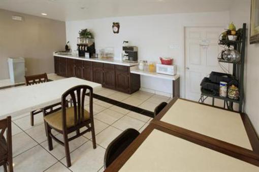 фото отеля Americas Best Value Inn & Suites Raymondville