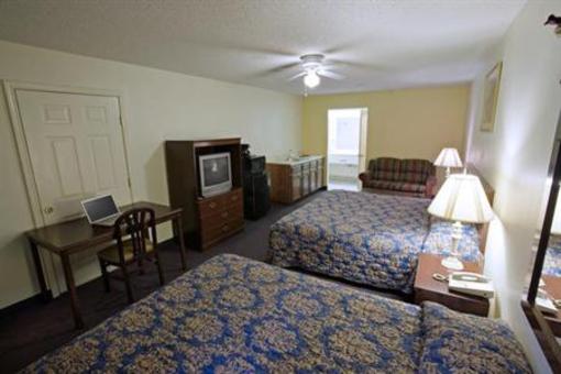 фото отеля Americas Best Value Inn & Suites Raymondville