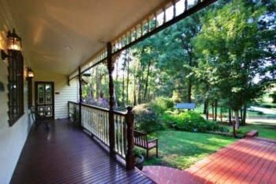 фото отеля Fernglade on Menzies Bed & Breakfast