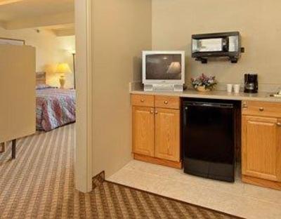 фото отеля Super 8 Costa Mesa Newport Beach Area