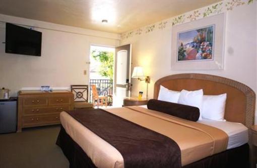 фото отеля BEST WESTERN Plus Cabrillo Garden Inn