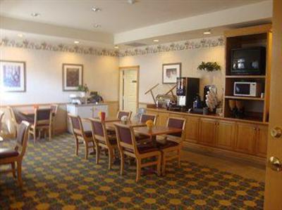 фото отеля Baymont Inn & Suites Fort Myers Airport