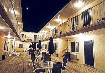 фото отеля Sunburst Spa & Suites Motel