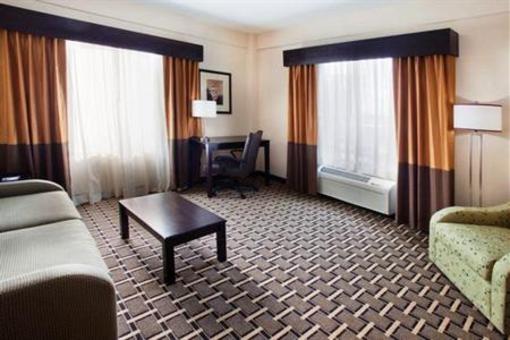 фото отеля Holiday Inn Express & Suites Atlanta Downtown