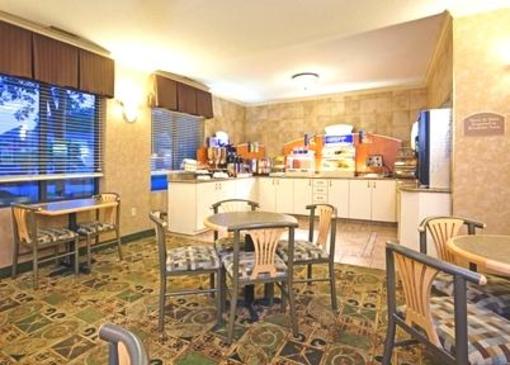 фото отеля Holiday Inn Express Minneapolis-Minnetonka
