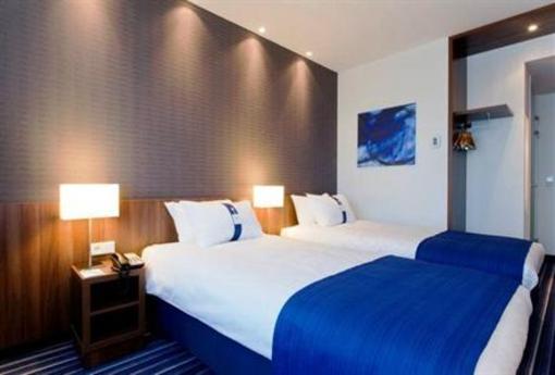 фото отеля Holiday Inn Express Utrecht - Papendorp