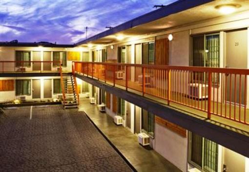 фото отеля Tangerine Hotel