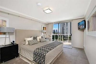фото отеля Oscar On Main Resort Gold Coast