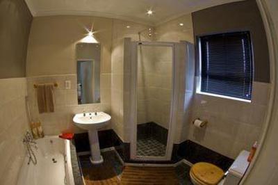фото отеля The Roundhouse Bed & Breakfast Gansbaai