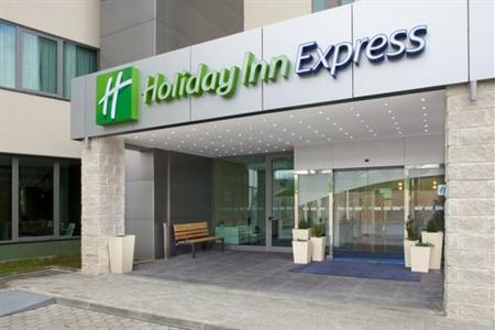 фото отеля Holiday Inn Express Lisbon Airport