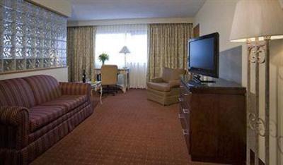фото отеля Doubletree by Hilton Denver - Wesminster